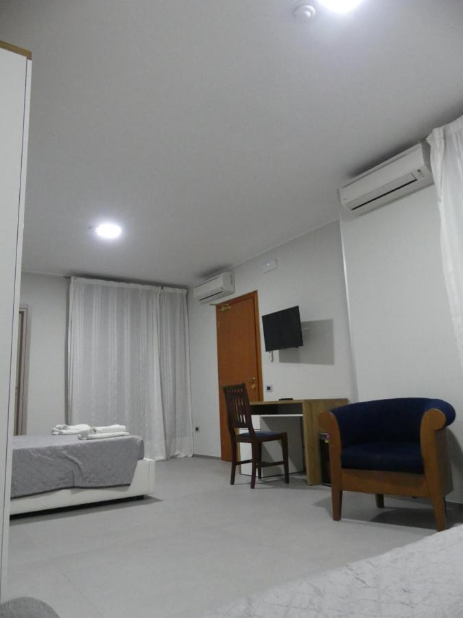 Albergo Piazza Risorgimento Porto Cesareo Exterior photo